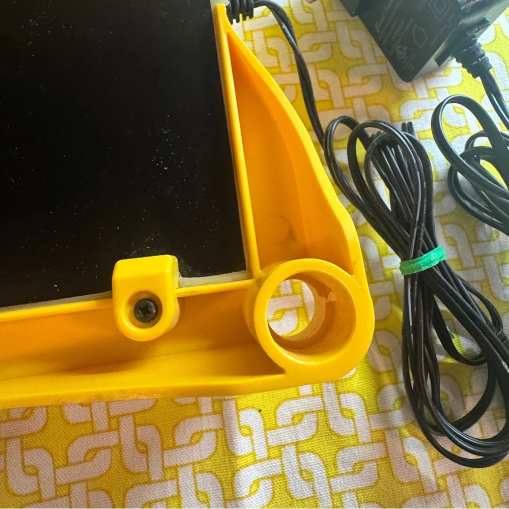 Chick Brooder Brinsea EcoGlow Safety 600- Yellow - Picture 8 of 16